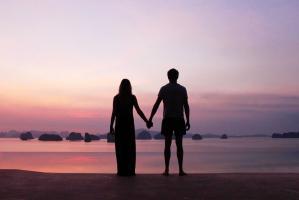 Dấu hiệu cho thấy anh ấy yêu bạn thật lòng dù không nói ra