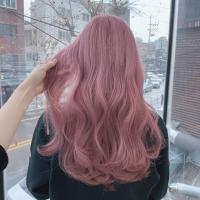 Màu tóc nhuộm giúp tôn da trắng sáng nhất