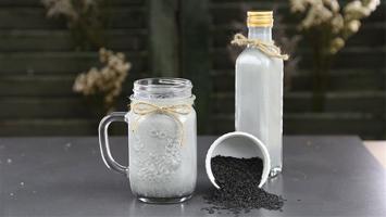 Cách làm sữa mè đen thơm ngon, bổ dưỡng cho gia đình