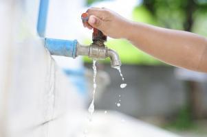 Cách sửa vòi nước bị rò rỉ tại nhà đơn giản, hiệu quả nhất