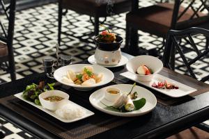 Quán ăn ngon phố Hàng Bè, Quận Hoàn Kiếm, Hà Nội