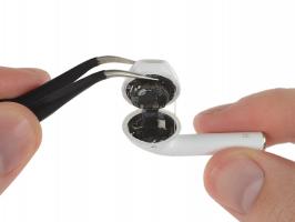 Địa chỉ sửa chữa tai nghe AirPods tốt nhất Hà Nội