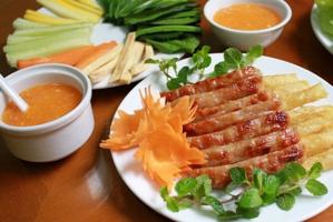 Quán nem nướng Nha Trang ngon nhất Quận Hoàn Kiếm, Hà Nội