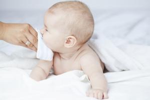 Khăn ướt hữu cơ cho bé tốt nhất hiện nay