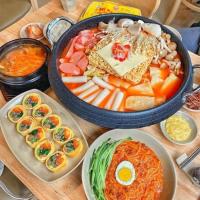 Món lẩu ngon của Hàn Quốc cho bữa tiệc gia đình kì nghỉ lễ 30/4-1/5
