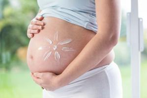 Loại kem chống nắng cho bà bầu an toàn, hiệu quả nhất hiện nay