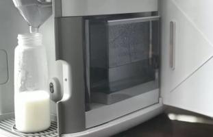 Máy pha sữa bột tự động cho bé tốt nhất hiện nay