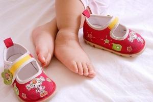 Mẹo chọn giày cho bé yêu