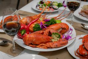 Nhà hàng buffet hải sản tôm hùm ngon nhất Sài Gòn