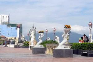 Nhà hàng nổi tiếng đường  Bạch Đằng, Đà Nẵng