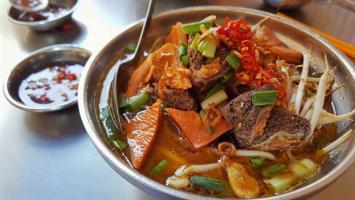Quán người Hoa hút khách nhất Sài Thành