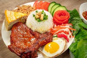 Quán cơm tấm ngon nức tiếng ở Hà Nội