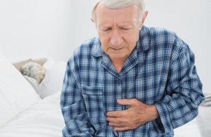 Bệnh người cao tuổi dễ mắc phải vào mùa hè