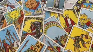 Sách viết về Tarot hay nhất cho người mới bắt đầu