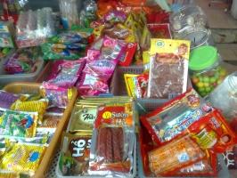 Sản phẩm nguy hại nhất bán ở cổng trường cần lưu ý con trẻ tránh xa