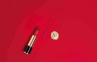Món quà hàng hiệu làm phụ nữ mê như điếu đổ trong ngày Valentine