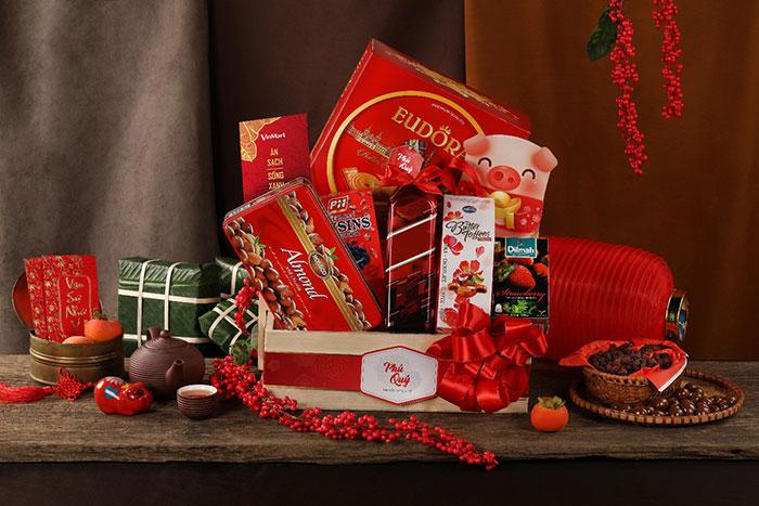 Tặng các món đồ có màu đỏ