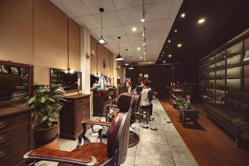 Hoàng Trí Barber shop