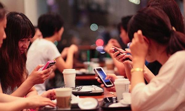 Facebook dễ dàng gây nghiện với giới trẻ