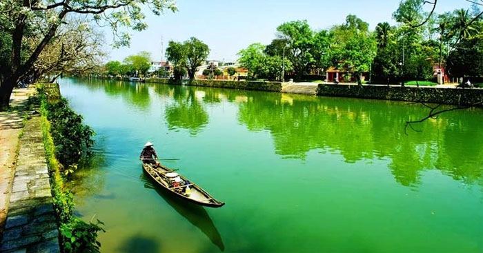 Phân tích vẻ đẹp sông Hương trong 