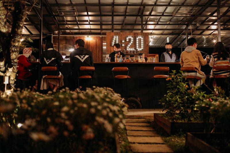 4:20 Sunset cocktail bar Da Lat