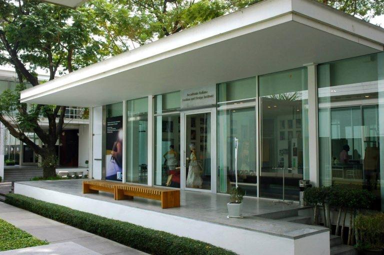 Học viện thiết kế thời trang Italiana.