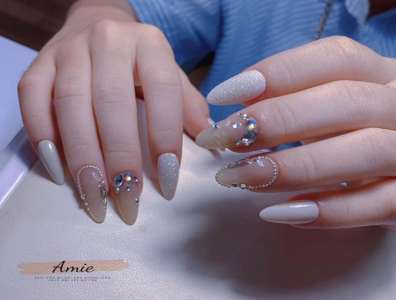 Amie nail