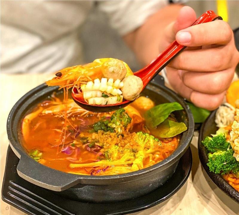 Ăn vặt mỳ cay Chuju
