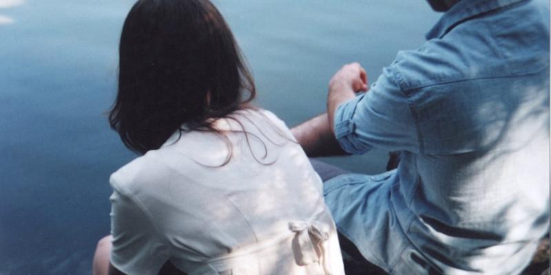Sự mập mờ của phụ nữ khiến đàn ông cho rằng cô ta đang bắt cá 2 tay