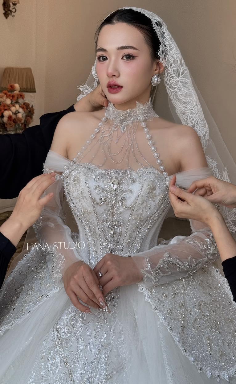 Áo cưới Hana