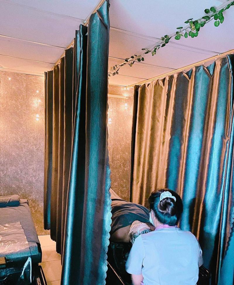 BÀ SÁU - Gội Đầu Dưỡng Sinh