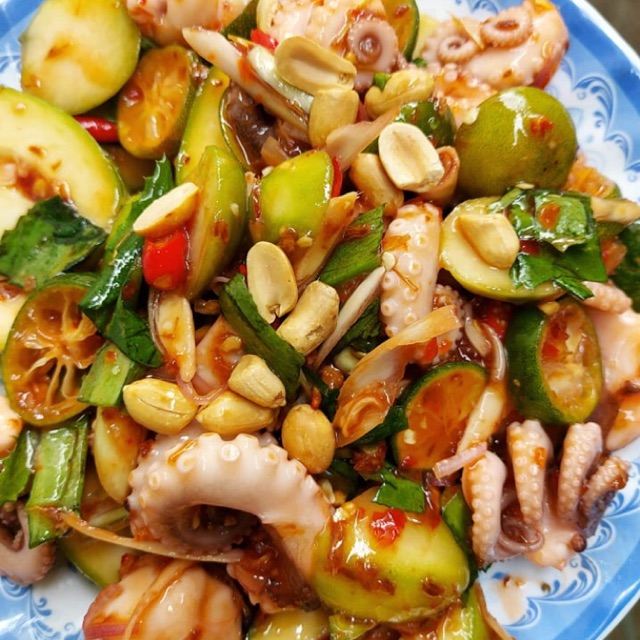 Bạch tuộc lắc cóc non