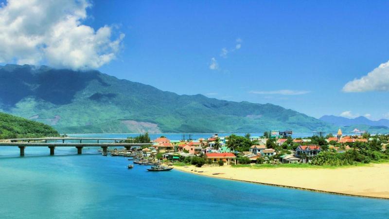 Bãi Lăng Cô - Huế