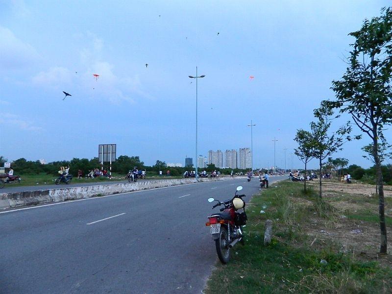 Bãi Thả Diều Chân Cầu Thủ Thiêm Quận 2