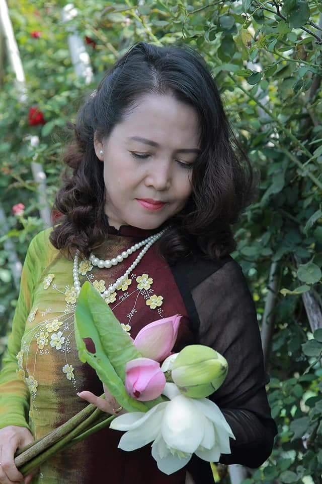 Ảnh chân dung nhà thơ Trần Diệu Hương