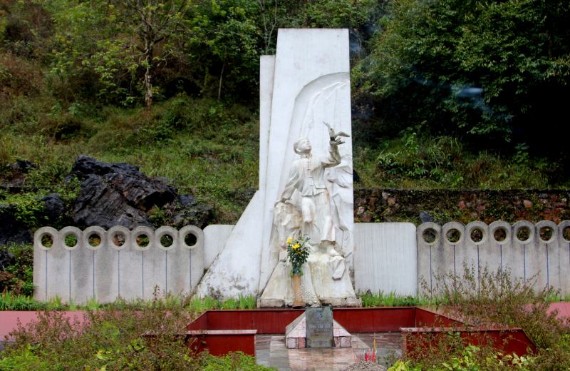 Bài văn kể về anh hùng nhỏ tuổi Kim Đồng