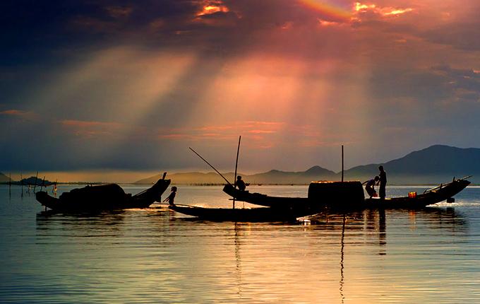 Bài văn phân tích 2 khổ thơ đầu bài 