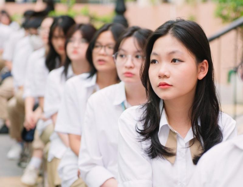 Bài văn viết về cách thể hiện bản thân trong môi trường học đường số 8