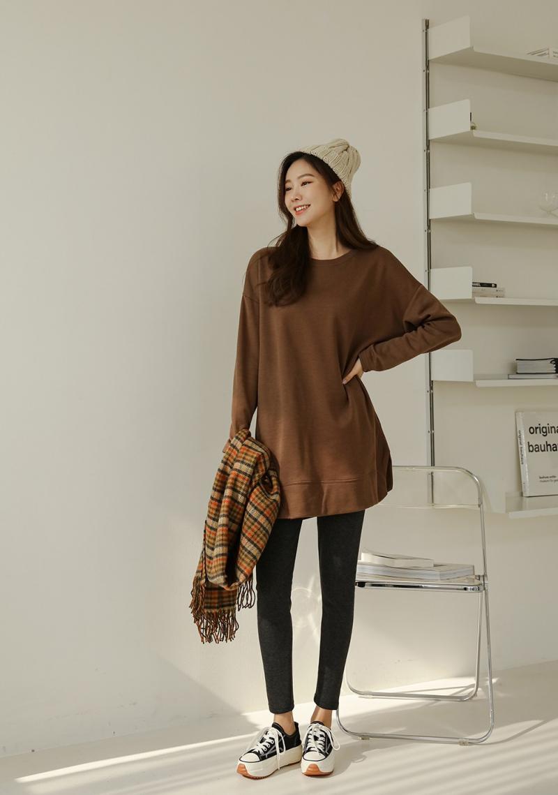 Áo len cùng quần legging