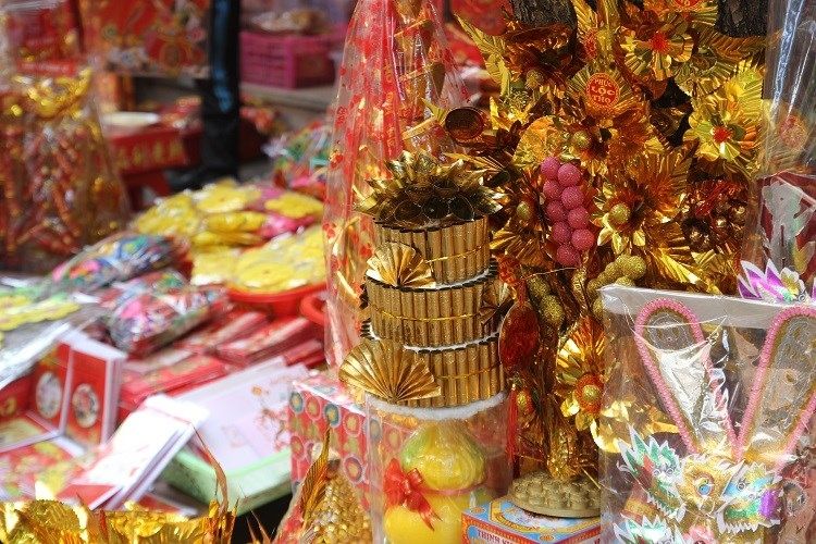 Hàng mã, vàng mã là một nhu cầu không thể thiếu trong dịp Tết