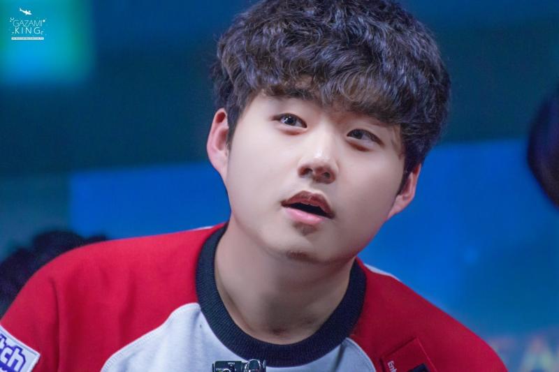 Anh chàng xạ thủ đẹp trai của SK Telecom T1 - Bang
