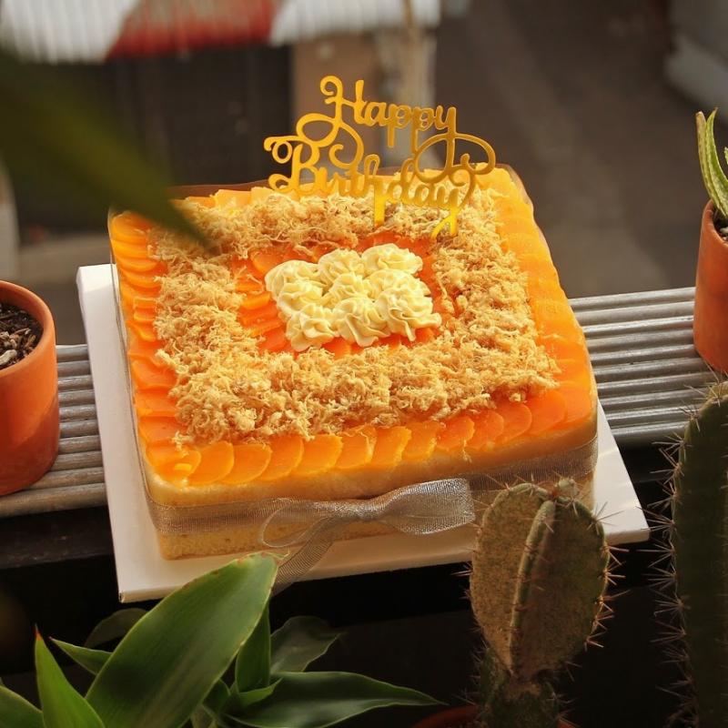 Bánh bông lan trứng muối Calicious