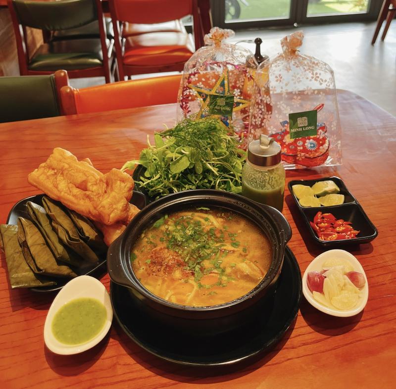 Bánh Canh Cá Lóc Minh Long