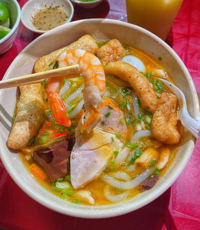 Bánh Canh Cua Út Lệ