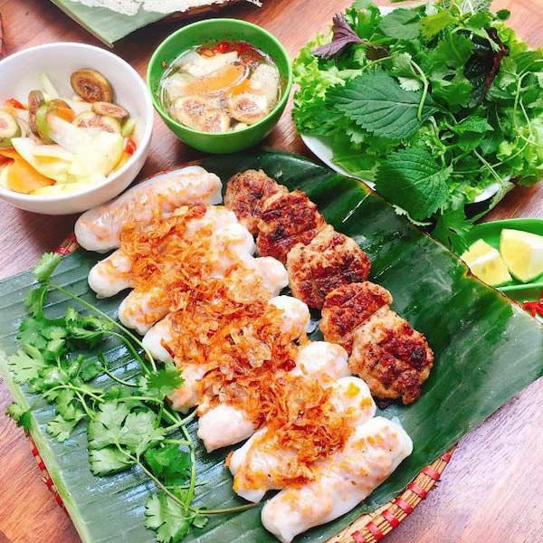 Bánh cuốn nóng