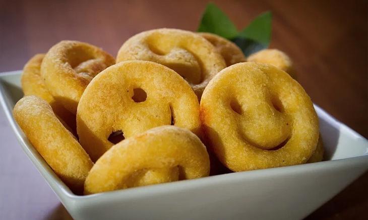 Bánh khoai tây mặt cười