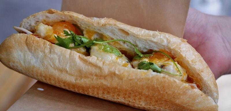 Hai Chị Em - Bánh Mì