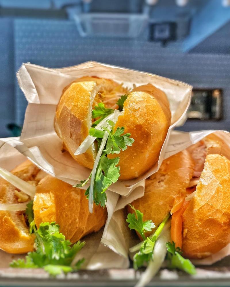 Bánh Mì Sáu Hoàng