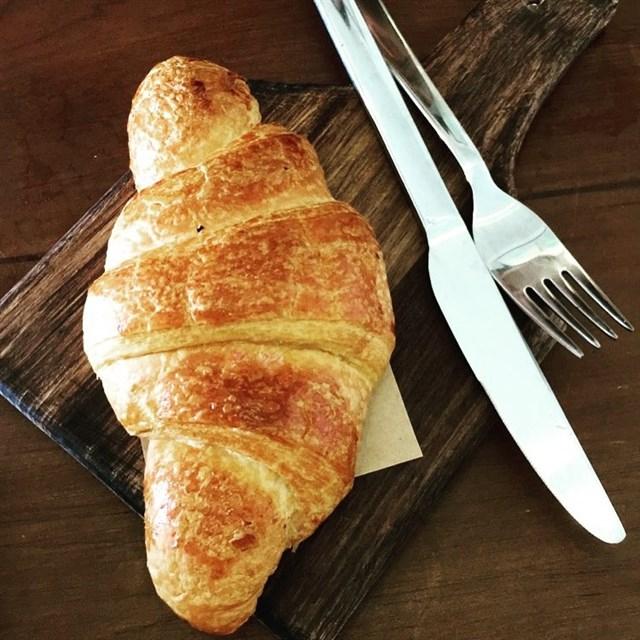 Bánh sừng trâu trứng muối