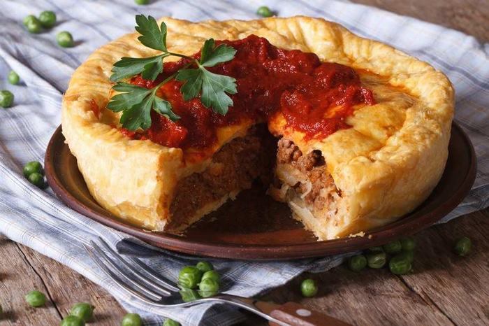 Bánh Meat Pie (bánh thịt) của Australia